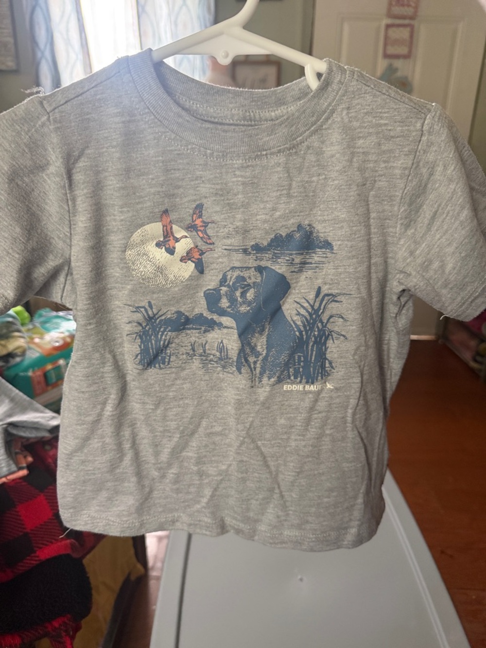 Eddie Bauer Gray Short Sleeve Tee with Puppy & Duck Graphic